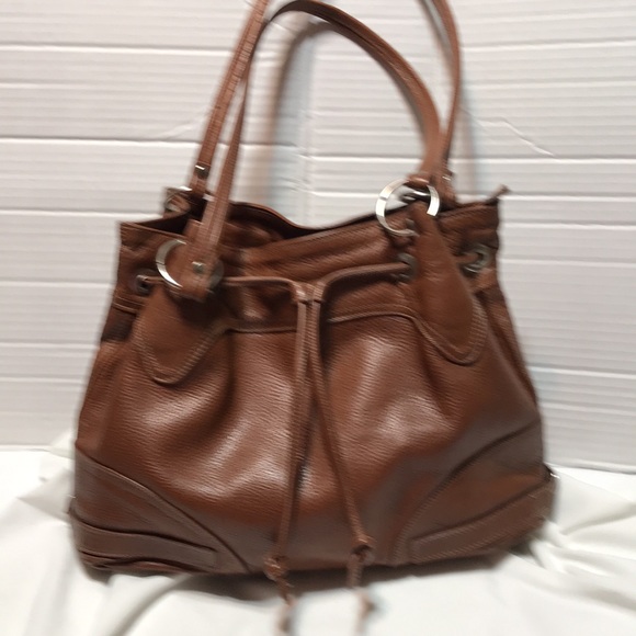 Brown pebble leather shoulder Made in Light padding